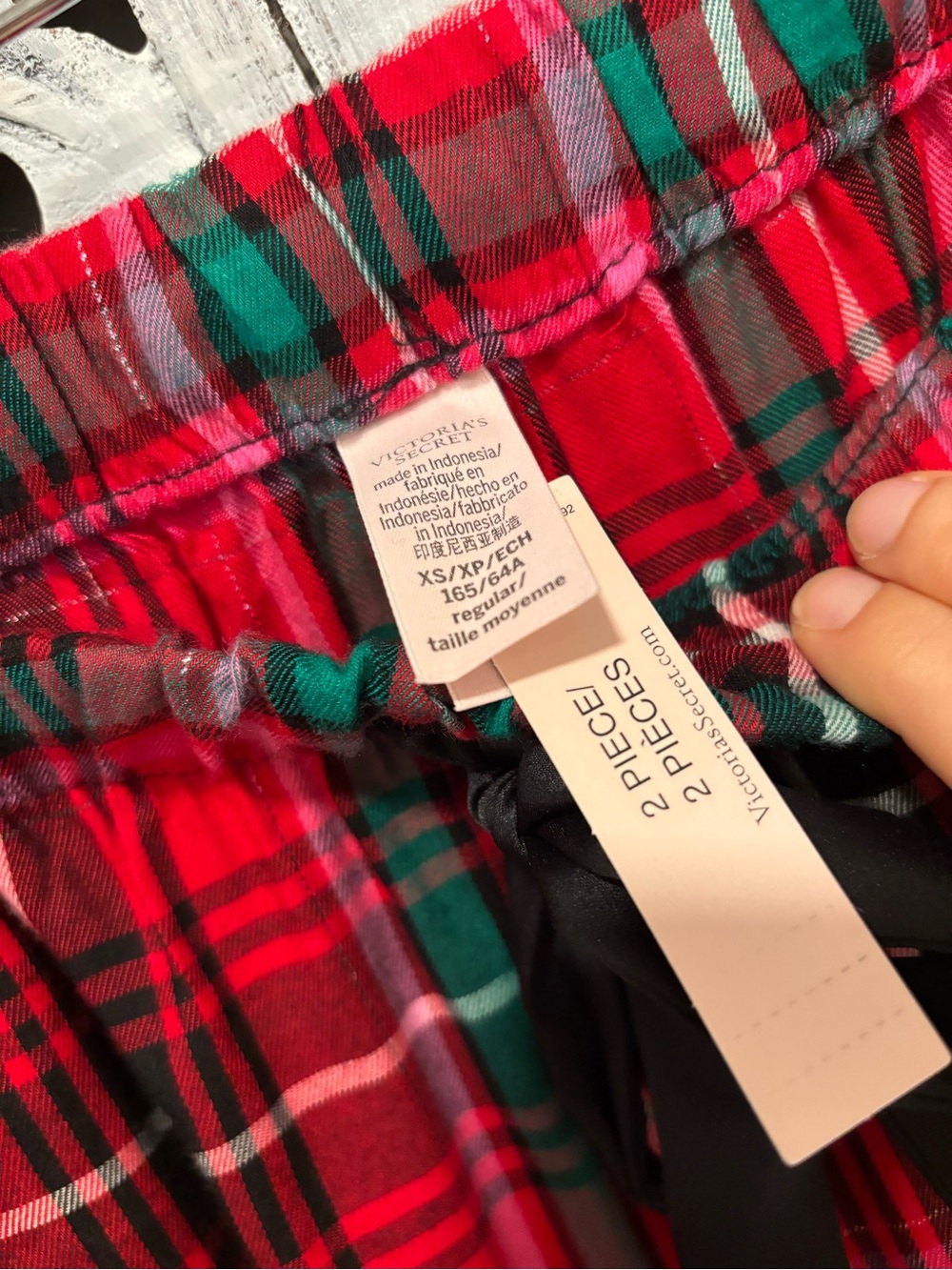NEW Victoria's Secret Lightweight Tartan Flannel Holiday Pajama Set - Picture 6 of 8
